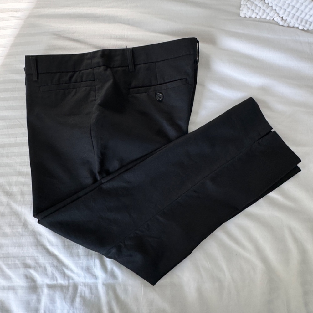 Dalia - Black Capri Pants